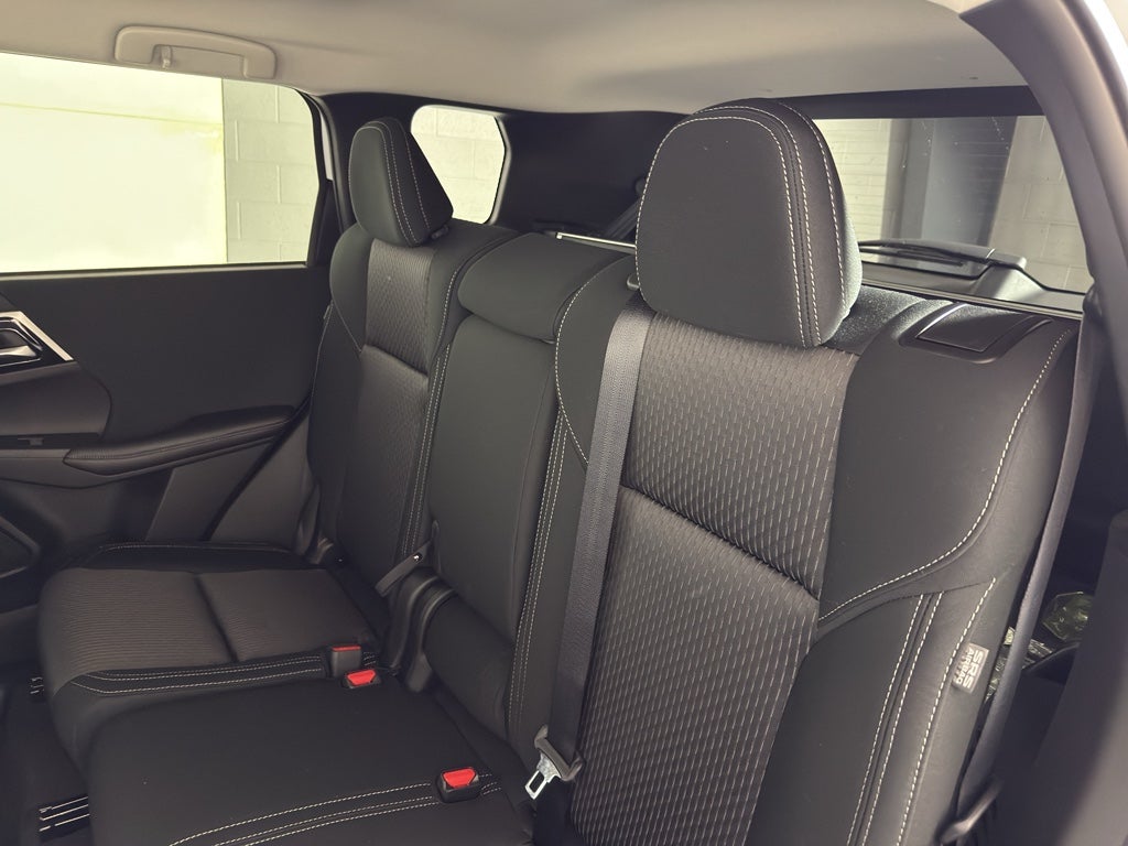 2026 Mitsubishi Outlander ES