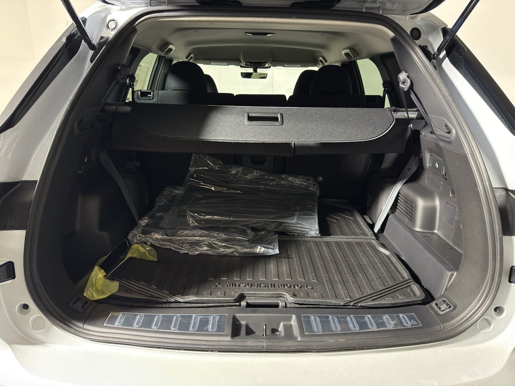 2026 Mitsubishi Outlander ES