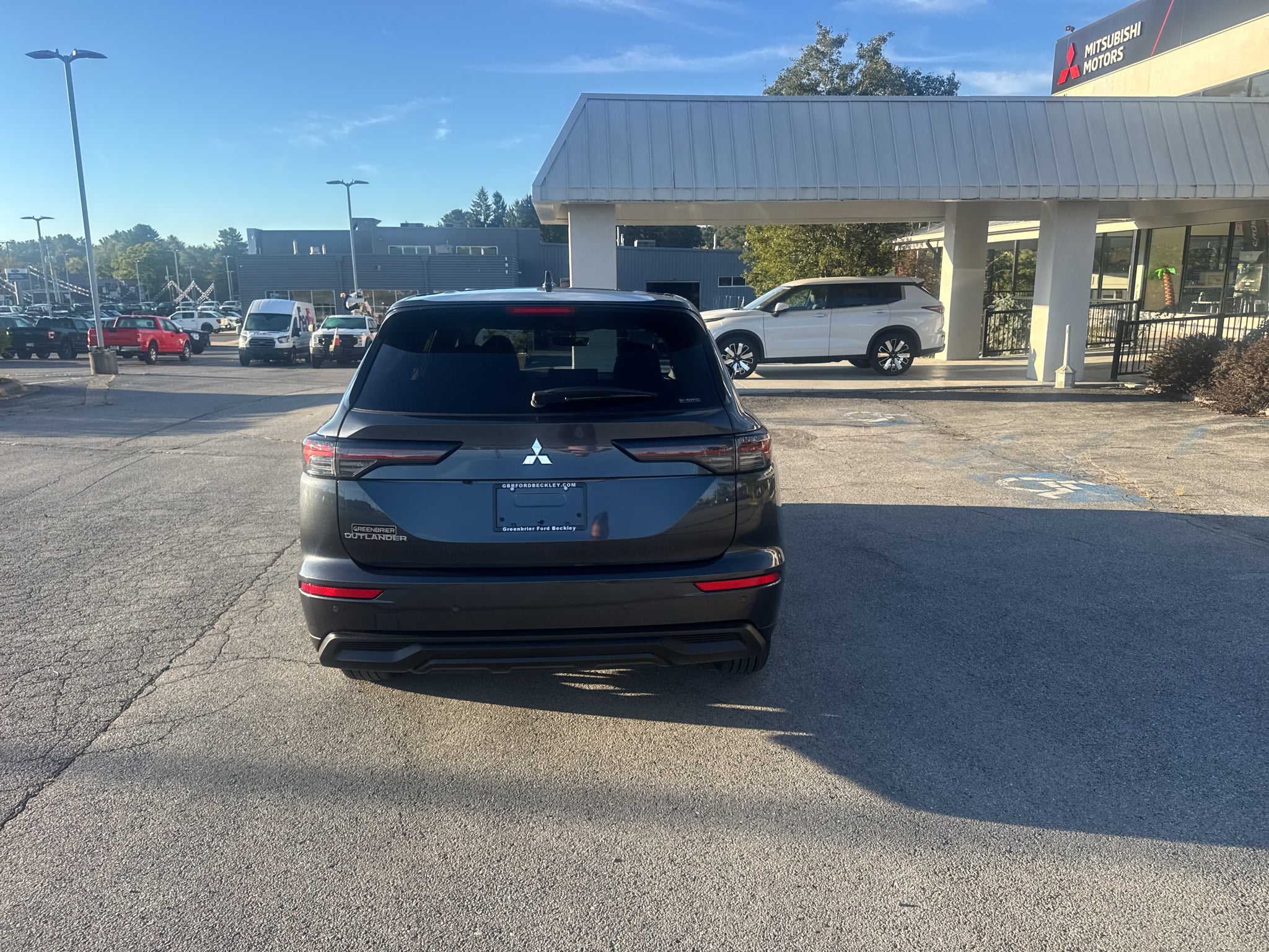 2026 Mitsubishi Outlander ES