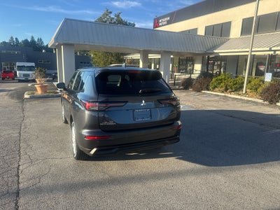 2026 Mitsubishi Outlander ES