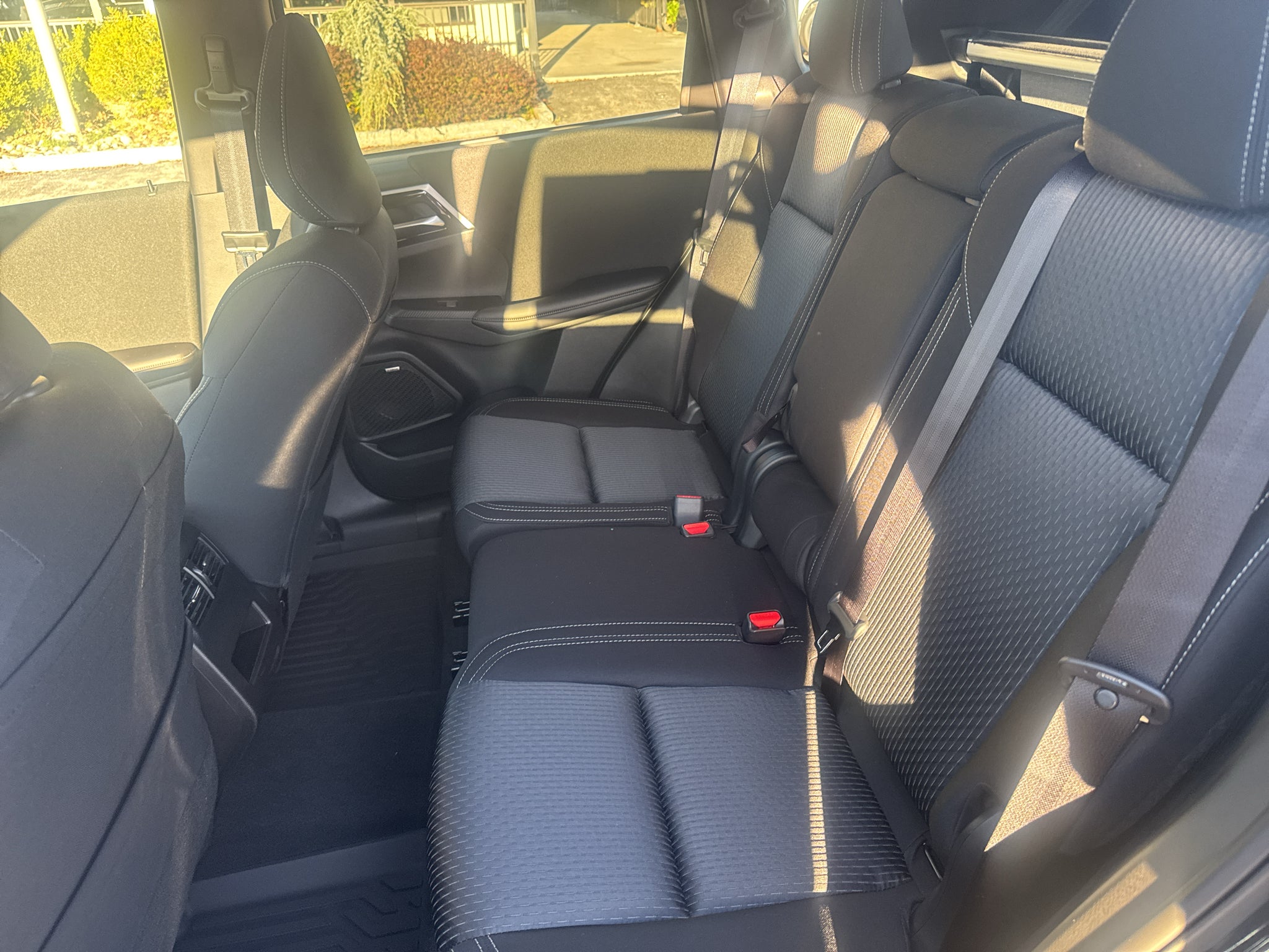 2026 Mitsubishi Outlander ES