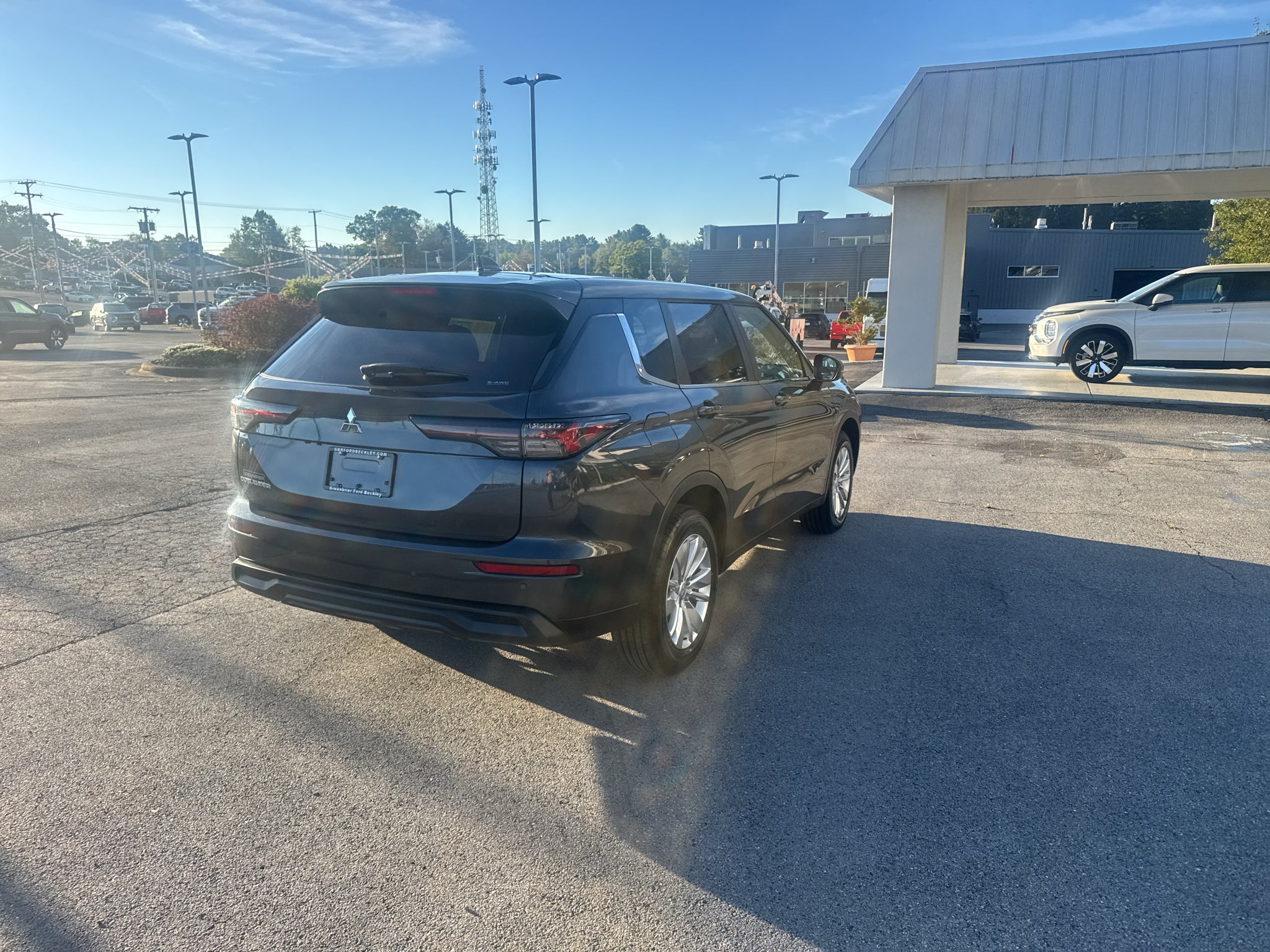 2026 Mitsubishi Outlander ES