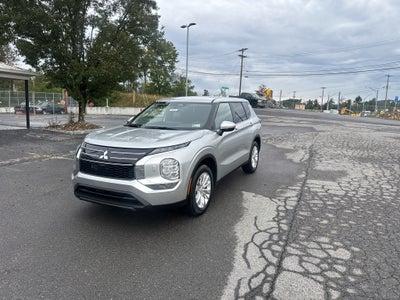 2026 Mitsubishi Outlander ES