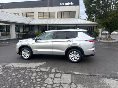2026 Mitsubishi Outlander ES