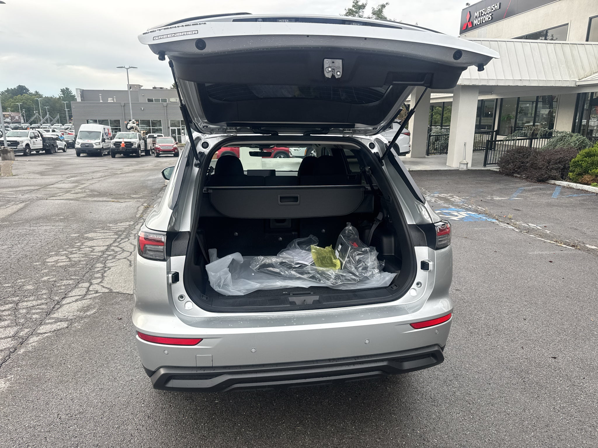 2026 Mitsubishi Outlander ES