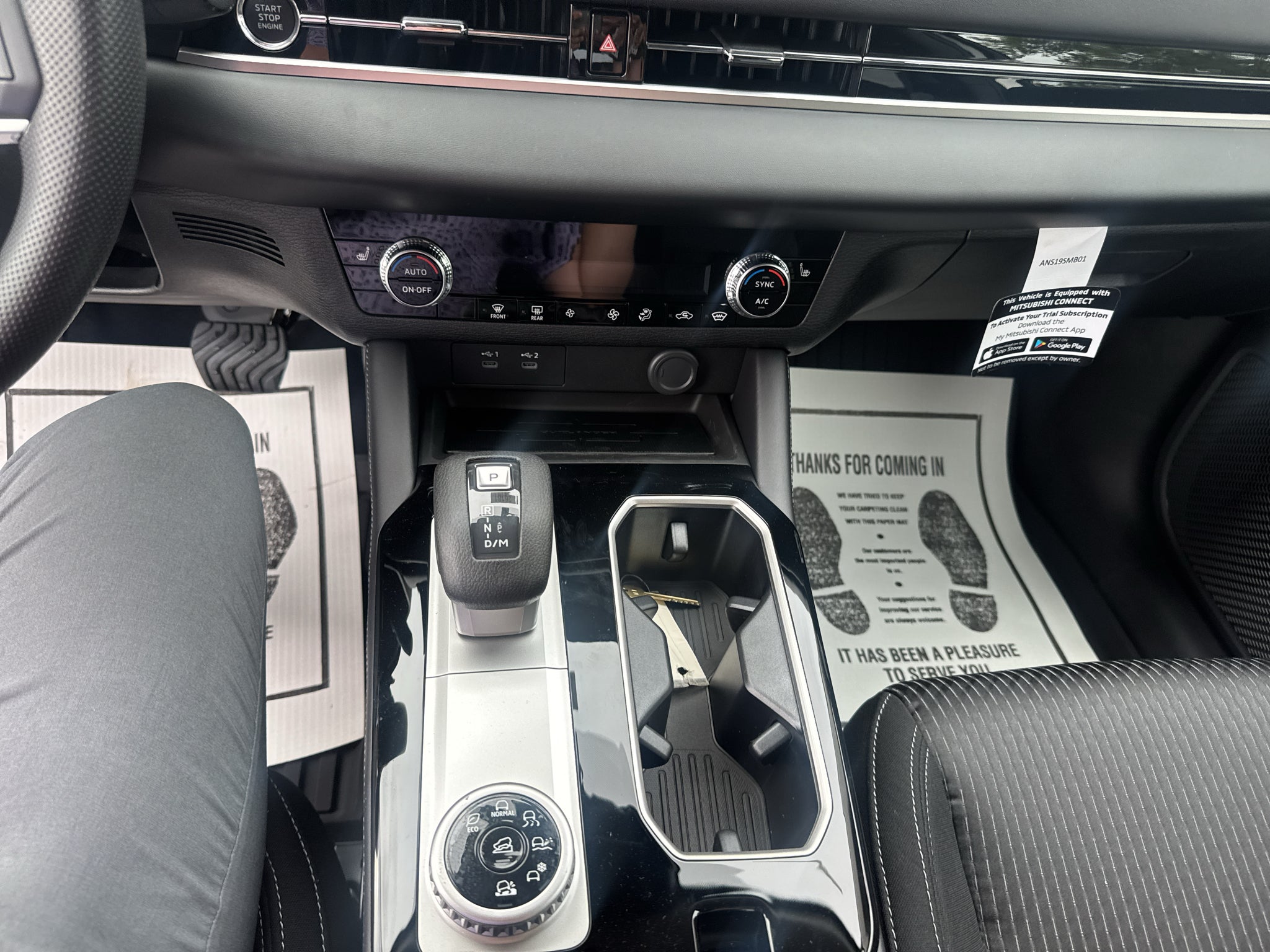 2026 Mitsubishi Outlander ES