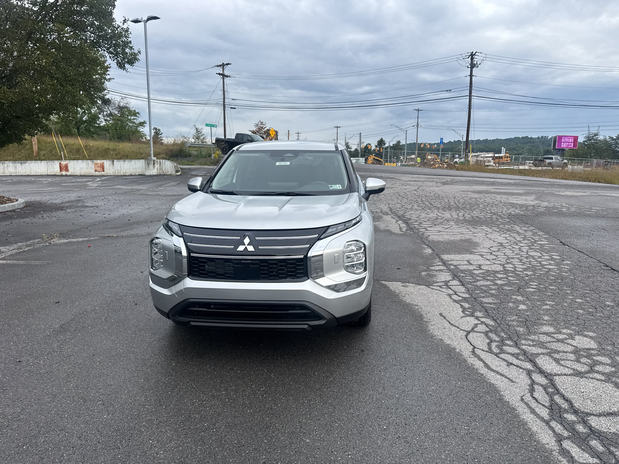 2026 Mitsubishi Outlander ES