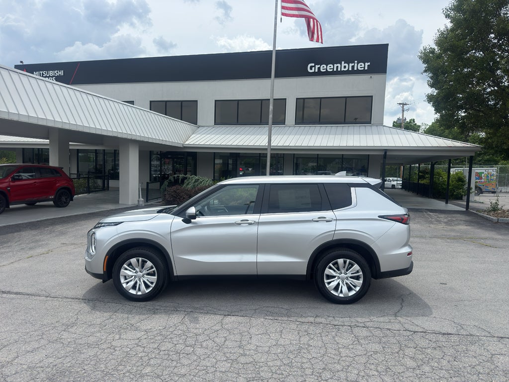 2026 Mitsubishi Outlander ES