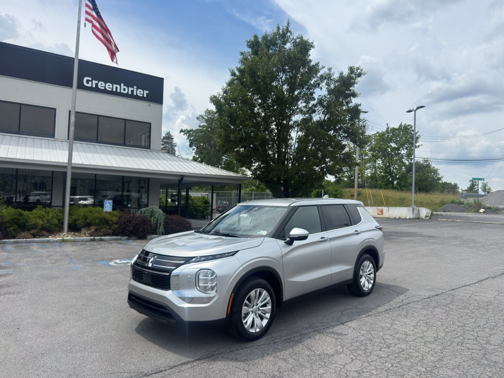2026 Mitsubishi Outlander ES