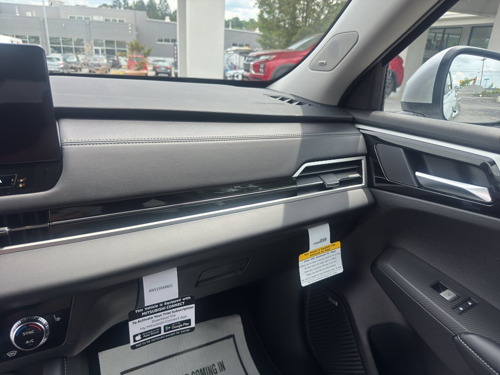 2026 Mitsubishi Outlander ES