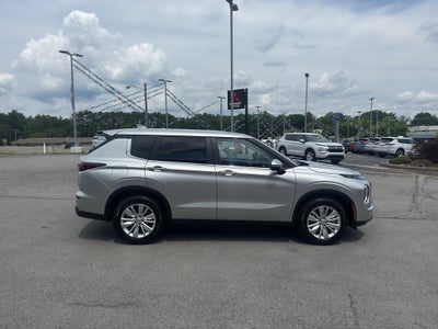 2026 Mitsubishi Outlander ES