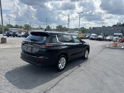 2026 Mitsubishi Outlander ES