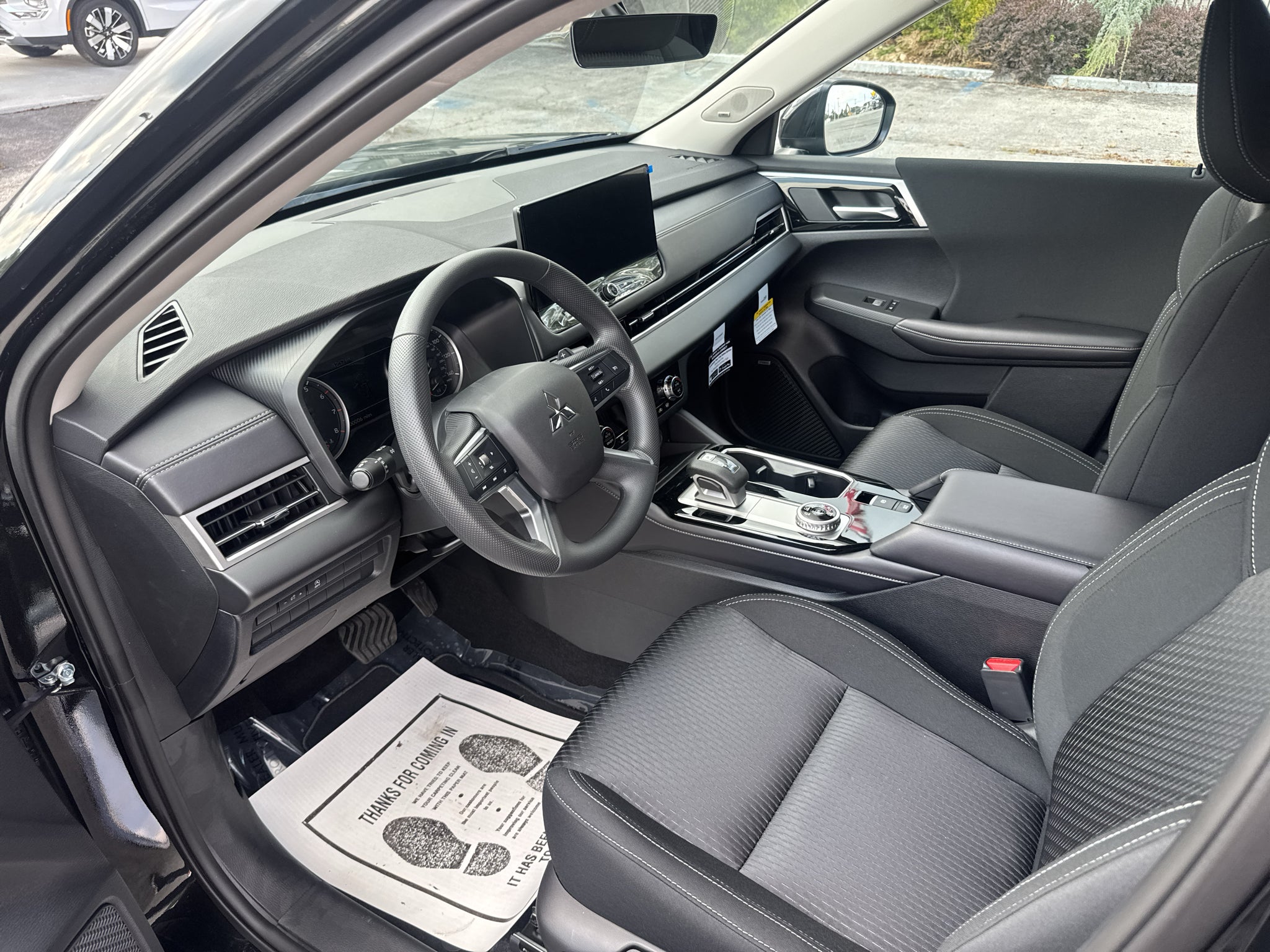 2026 Mitsubishi Outlander ES