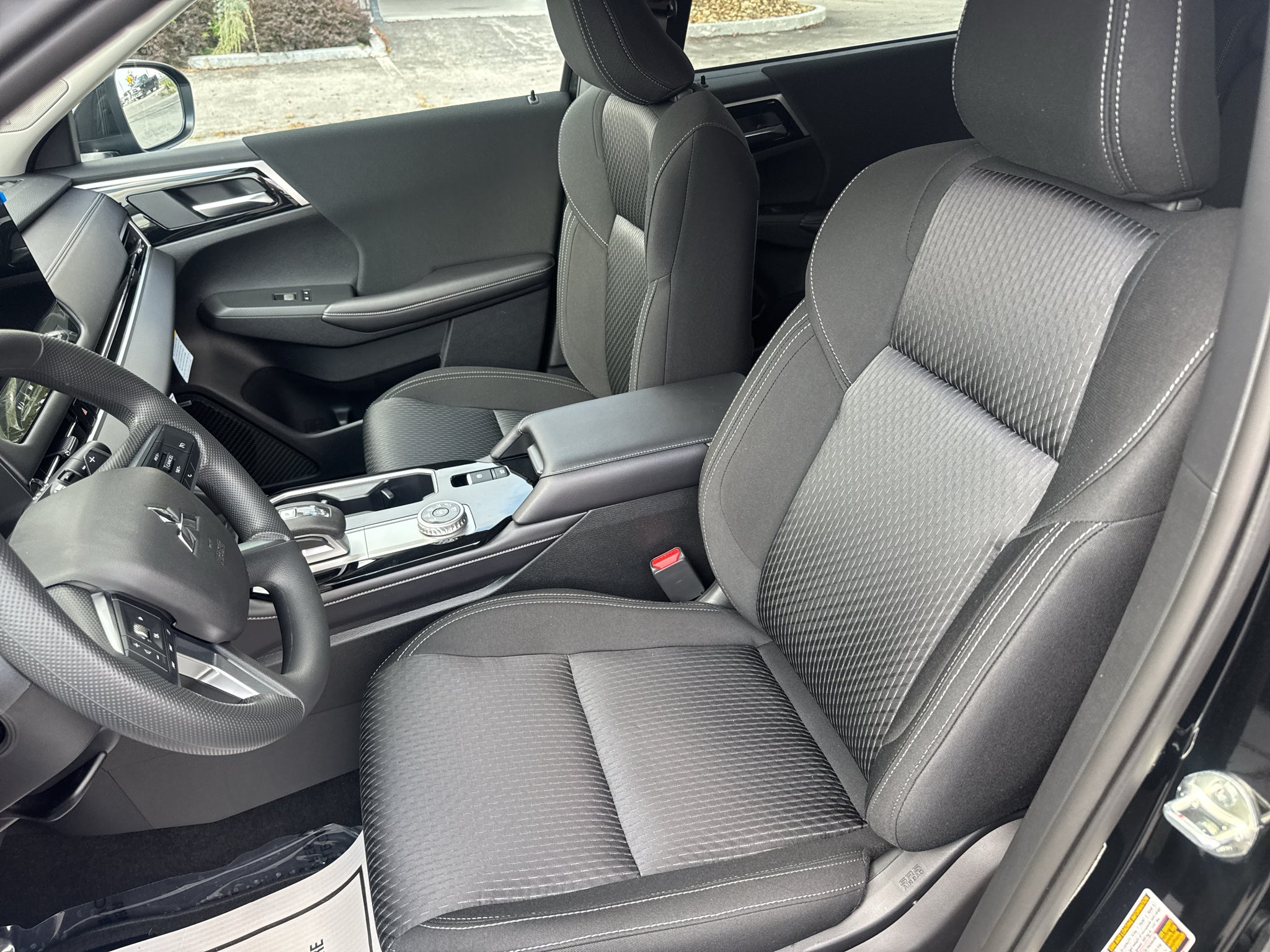 2026 Mitsubishi Outlander ES