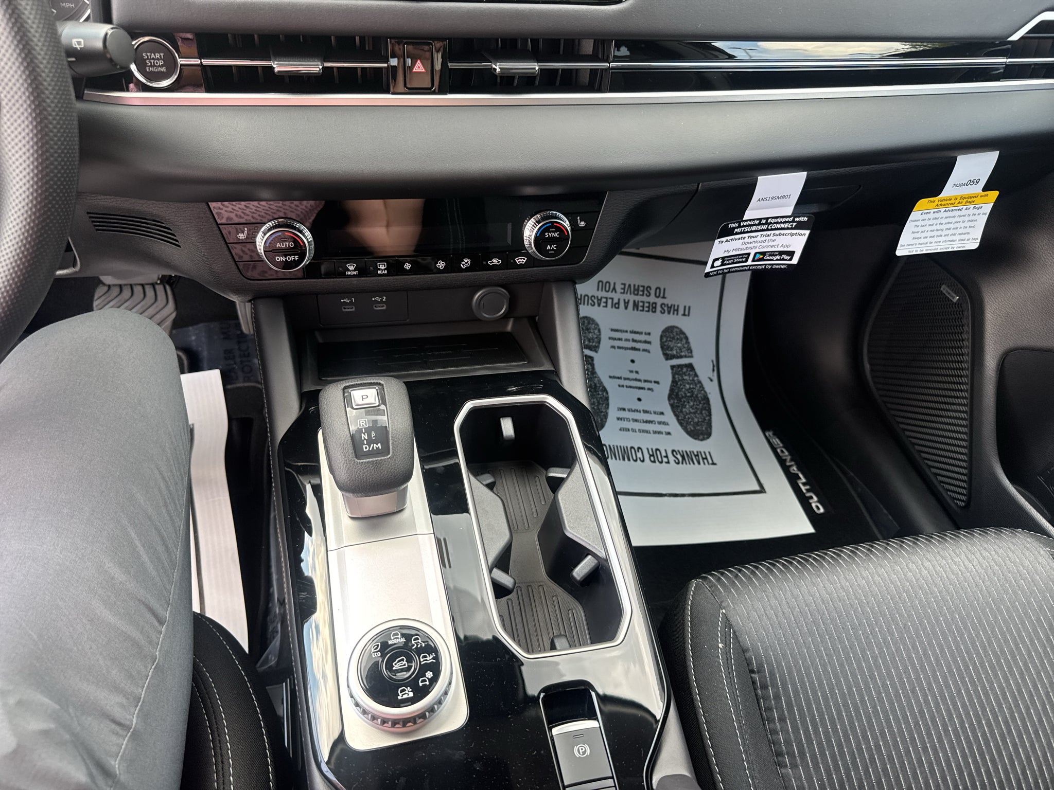 2026 Mitsubishi Outlander ES