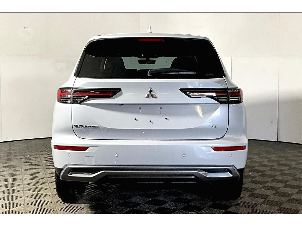 2025 Mitsubishi Outlander SE