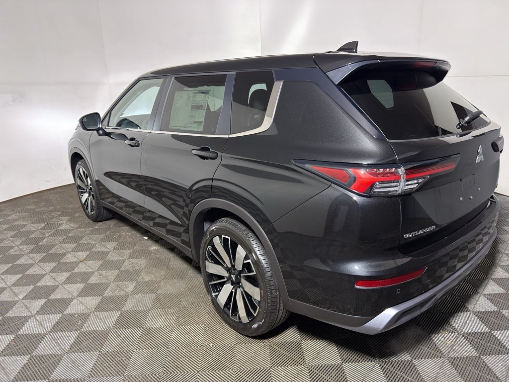 2026 Mitsubishi Outlander SE