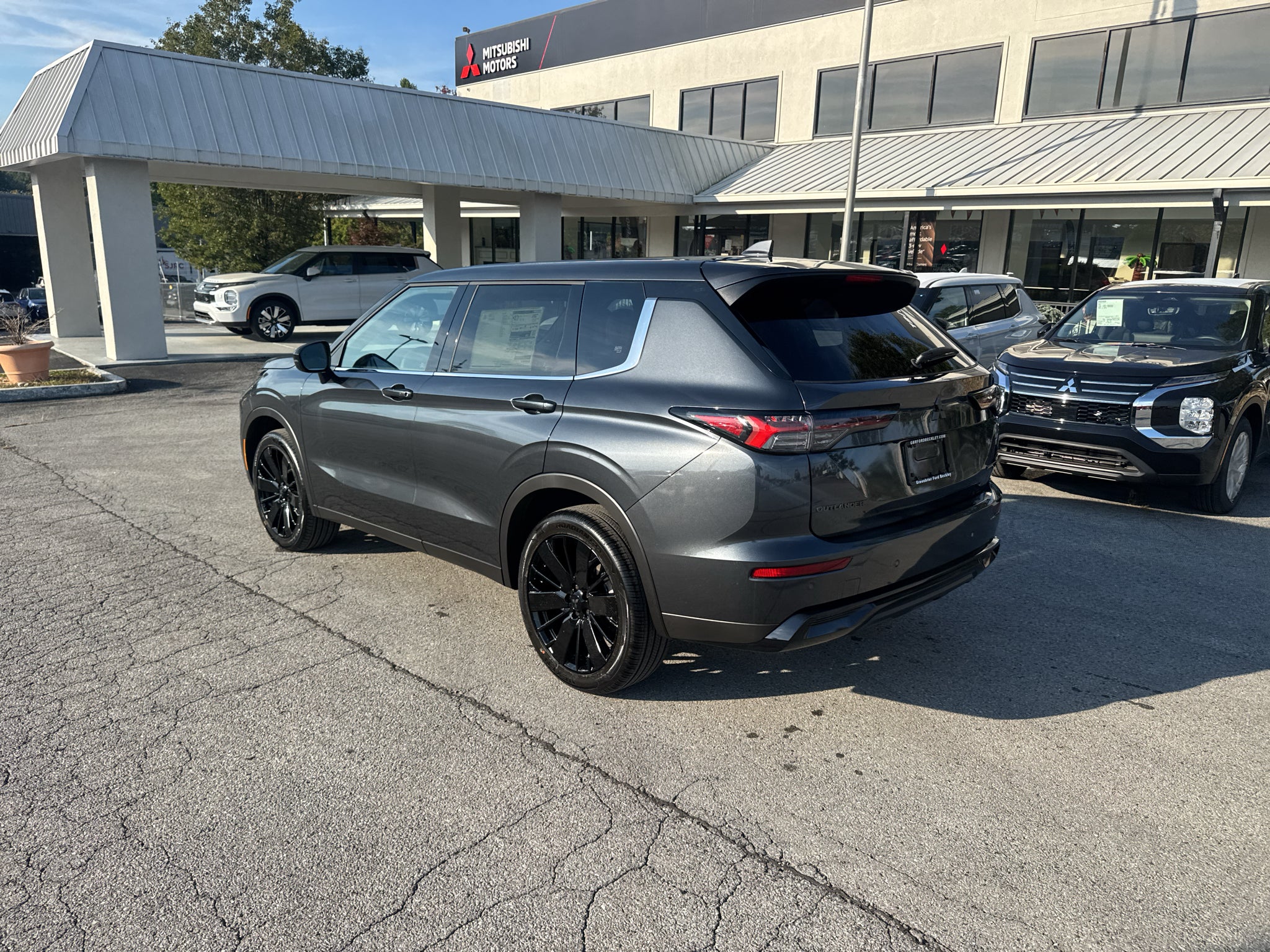 2026 Mitsubishi Outlander LE