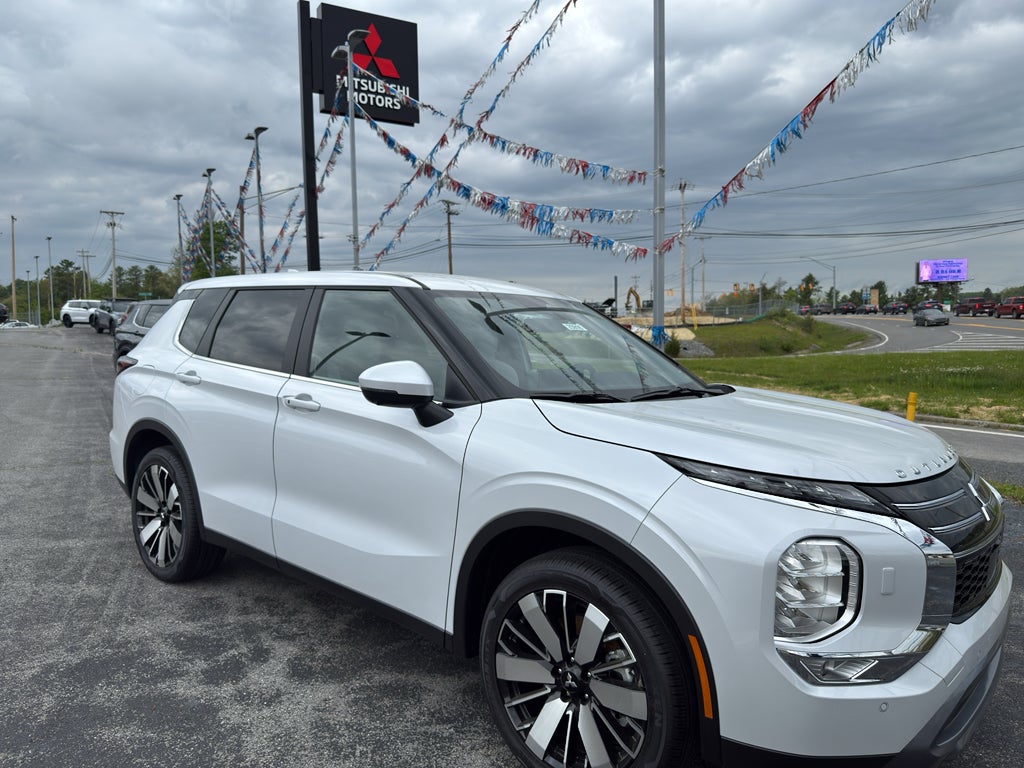 2026 Mitsubishi Outlander SE