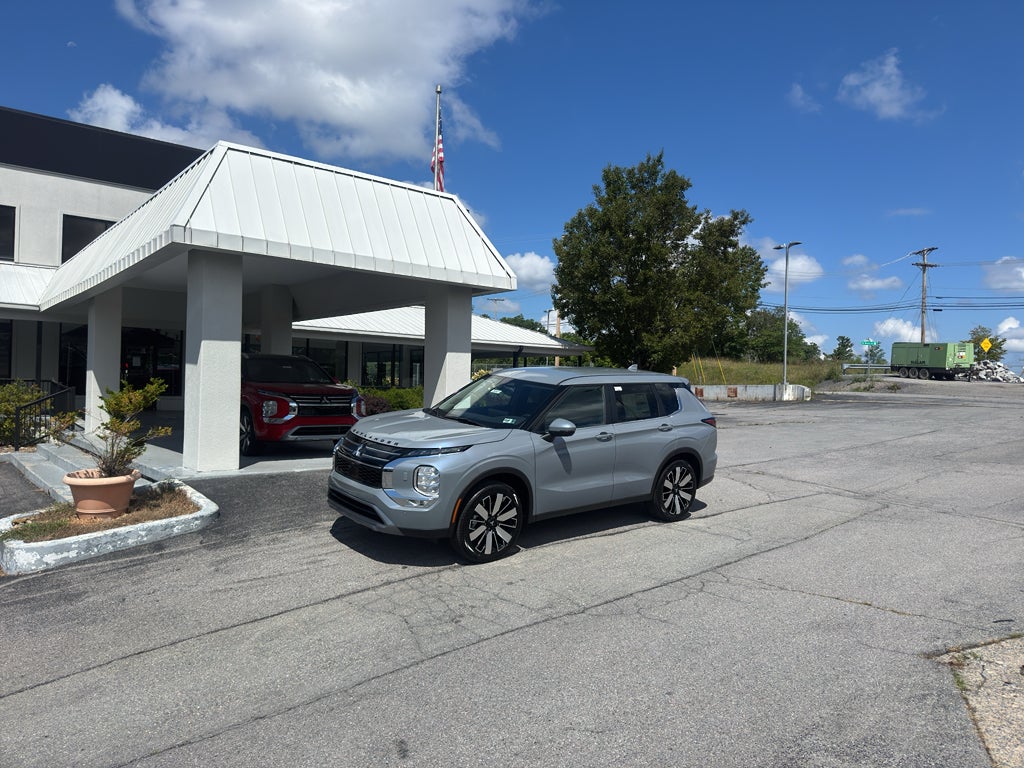 2026 Mitsubishi Outlander SE