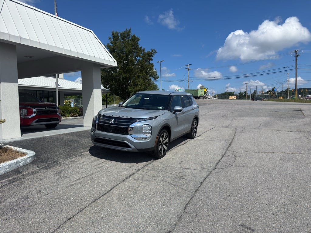 2026 Mitsubishi Outlander SE