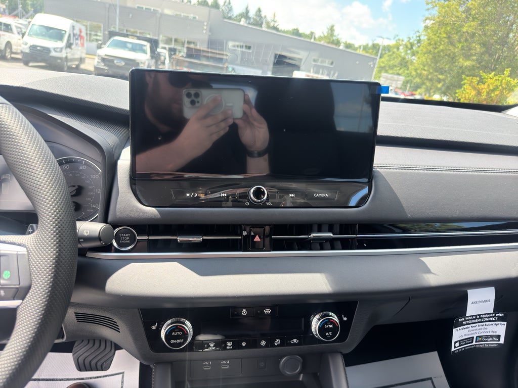2026 Mitsubishi Outlander SE
