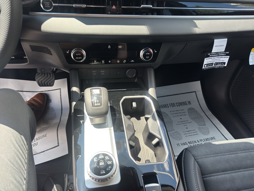2026 Mitsubishi Outlander SE