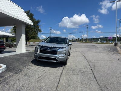 2026 Mitsubishi Outlander SE