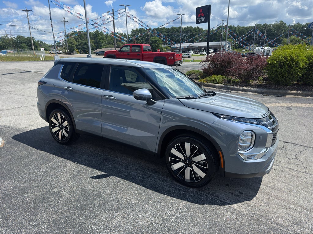 2026 Mitsubishi Outlander SE