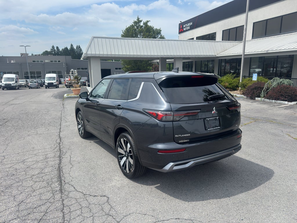 2026 Mitsubishi Outlander SE