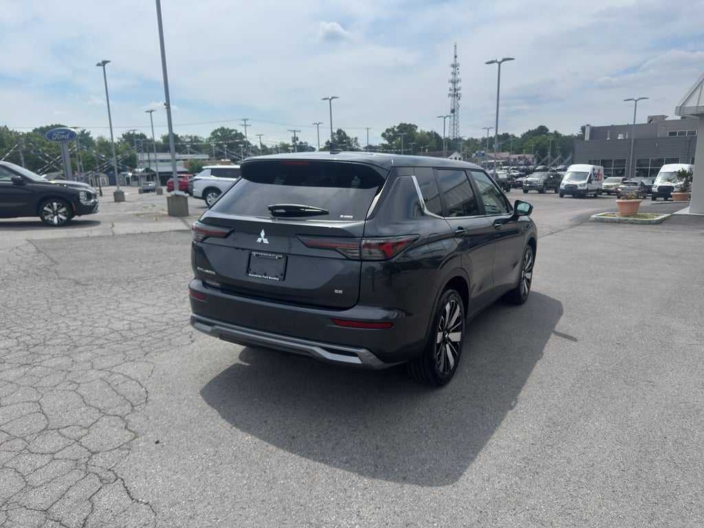 2026 Mitsubishi Outlander SE