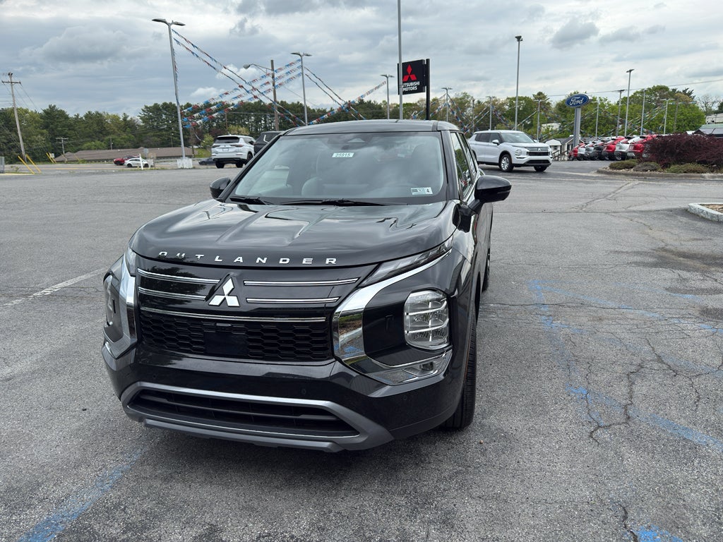 2026 Mitsubishi Outlander SE