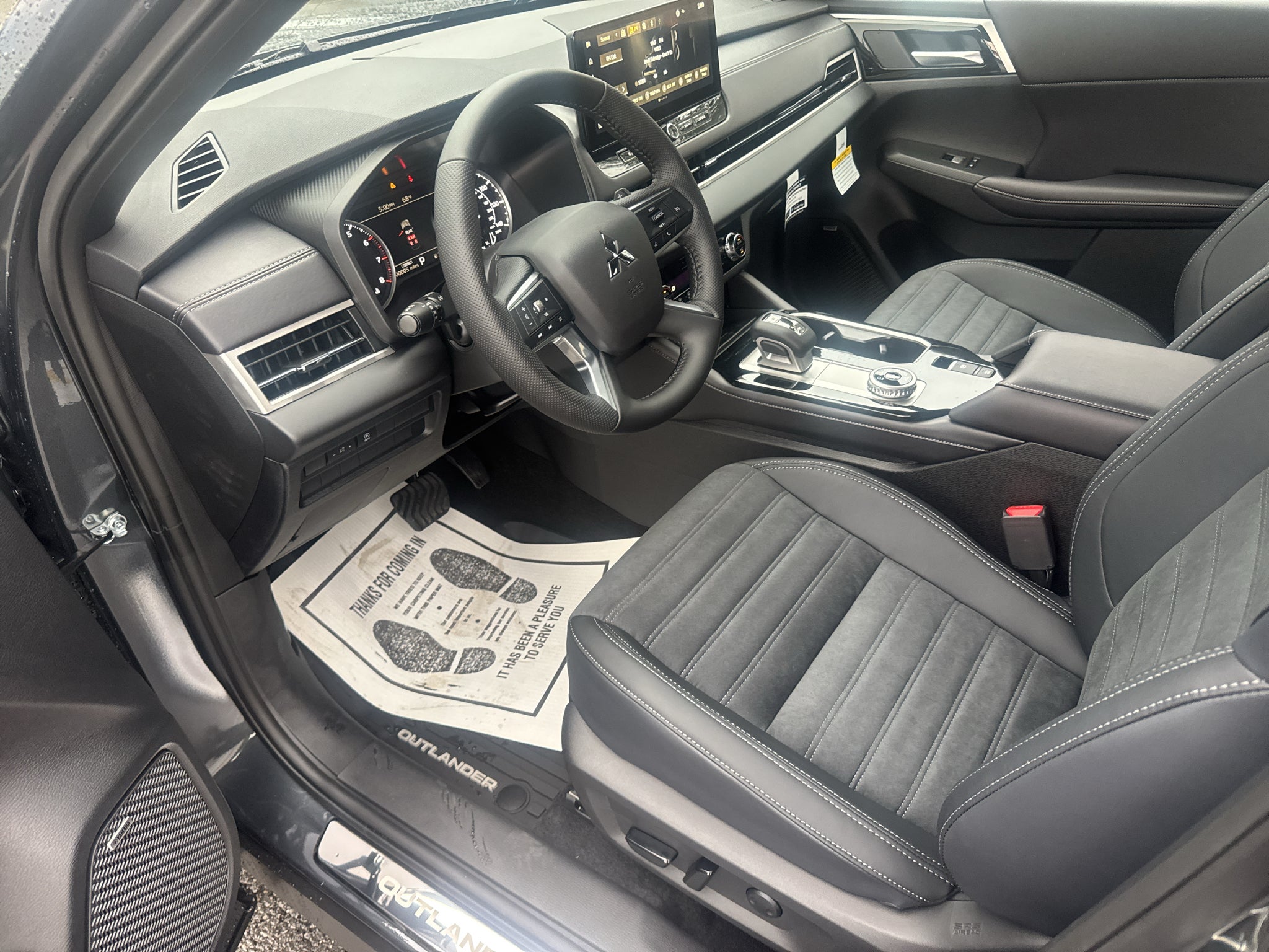 2026 Mitsubishi Outlander LE