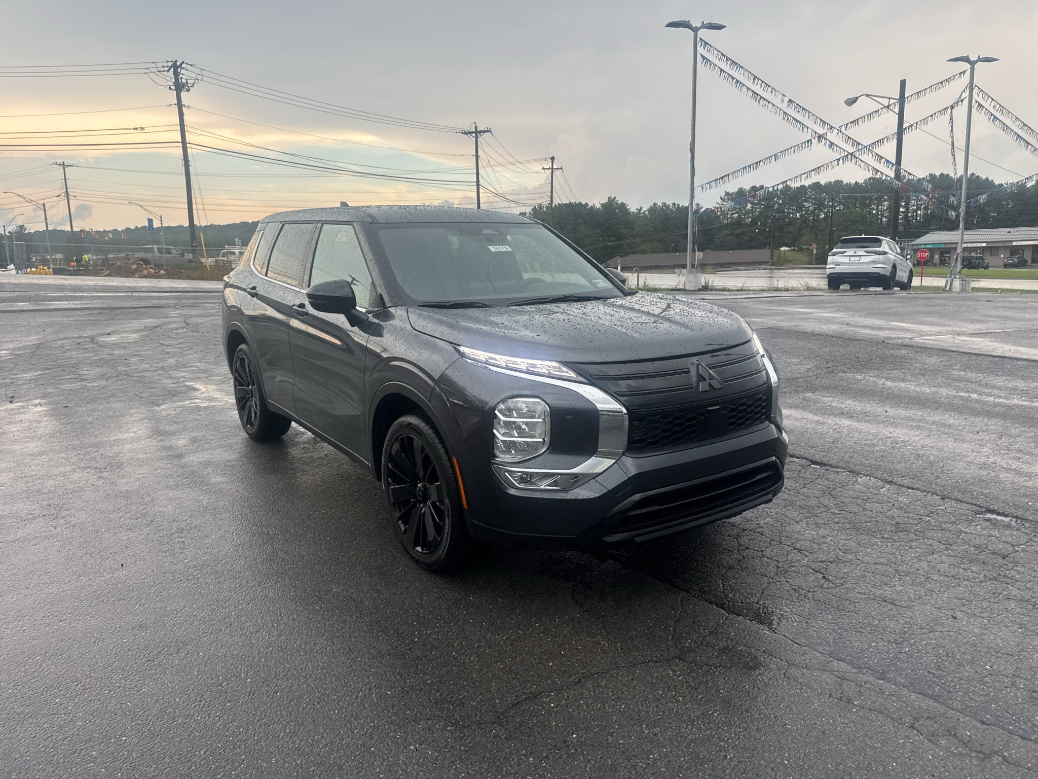 2026 Mitsubishi Outlander LE