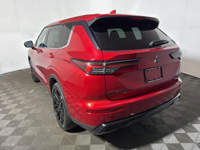 2026 Mitsubishi Outlander LE