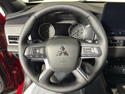 2026 Mitsubishi Outlander LE