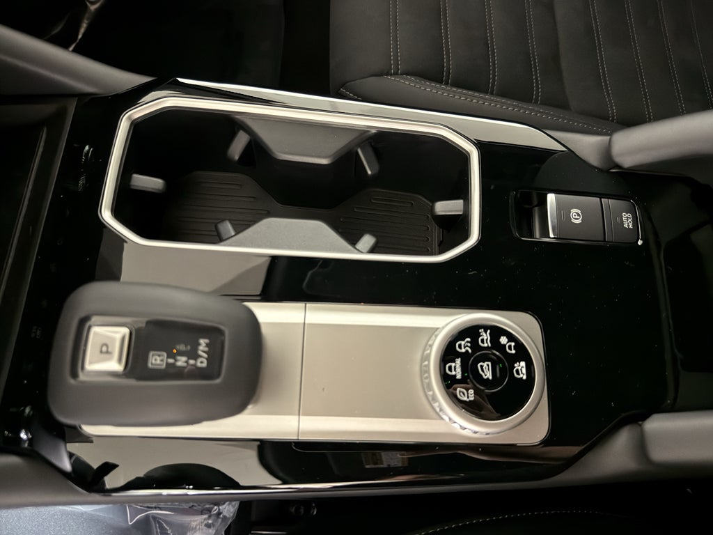 2026 Mitsubishi Outlander LE