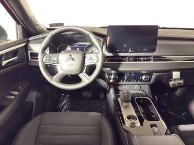 2026 Mitsubishi Outlander LE