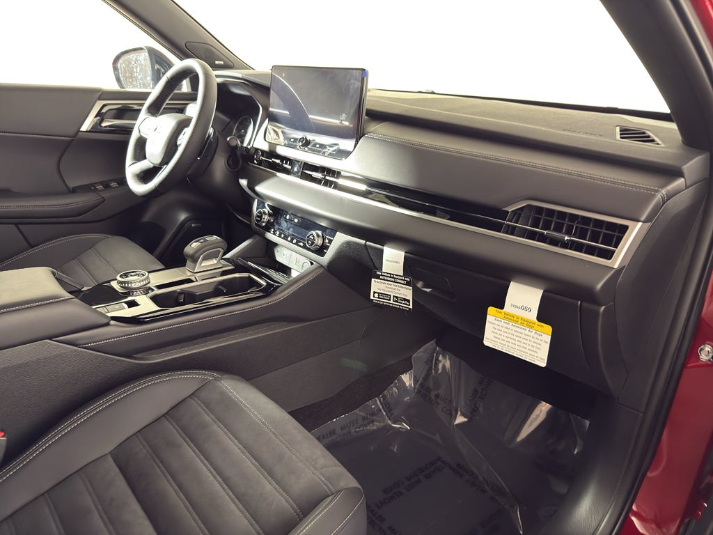2026 Mitsubishi Outlander LE