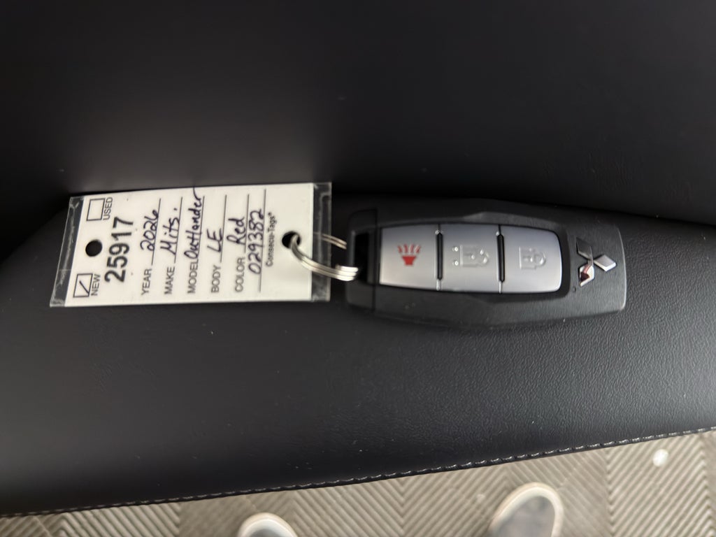 2026 Mitsubishi Outlander LE
