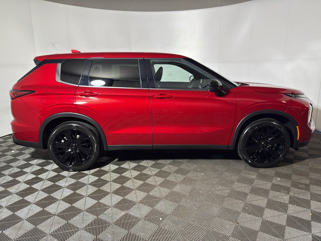 2026 Mitsubishi Outlander LE