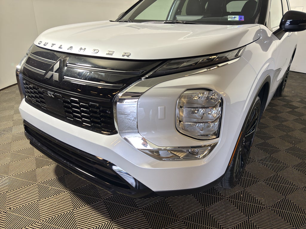 2026 Mitsubishi Outlander LE