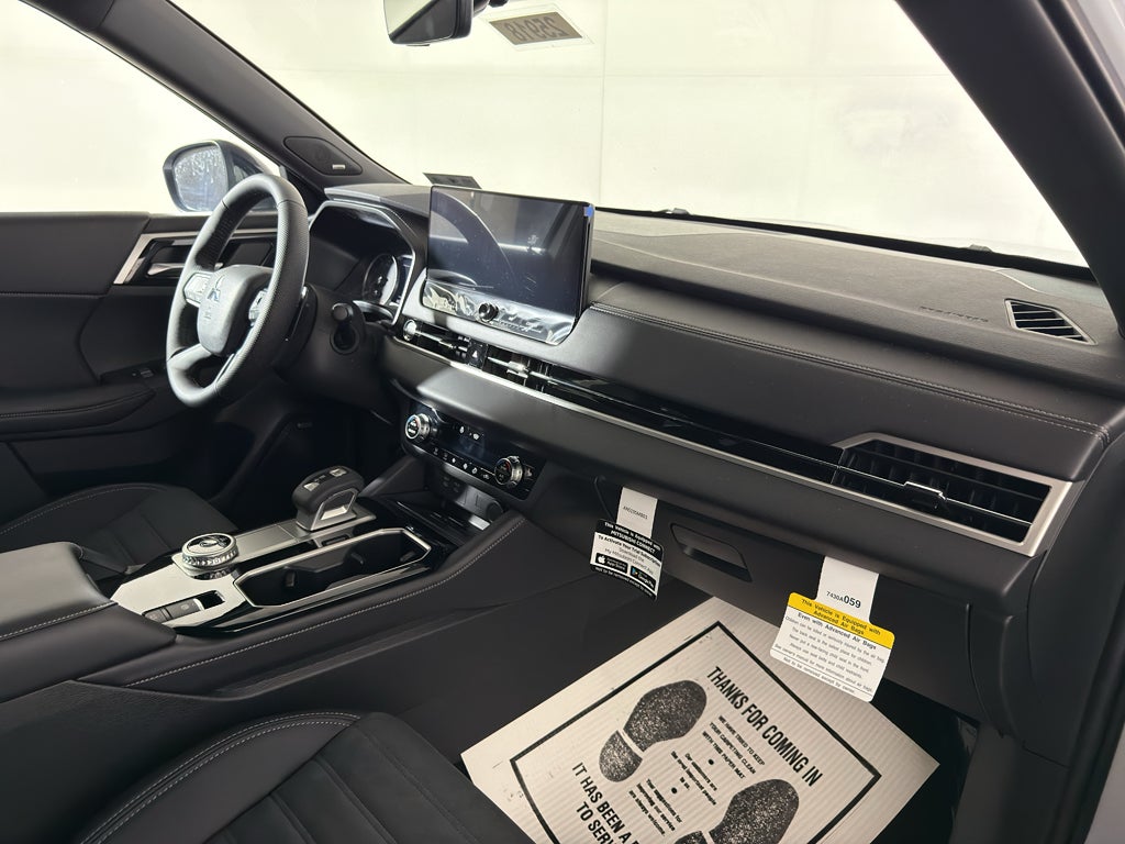 2026 Mitsubishi Outlander LE