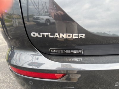 2026 Mitsubishi Outlander SE