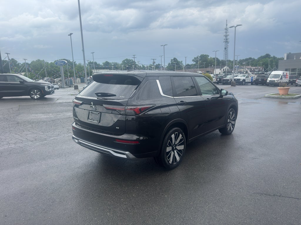 2026 Mitsubishi Outlander SE