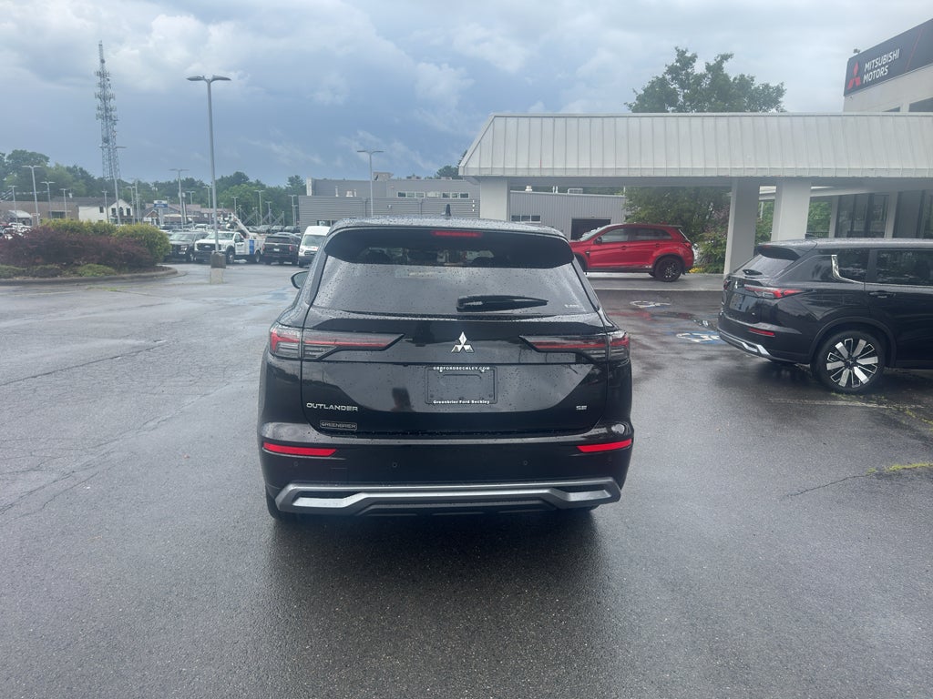 2026 Mitsubishi Outlander SE