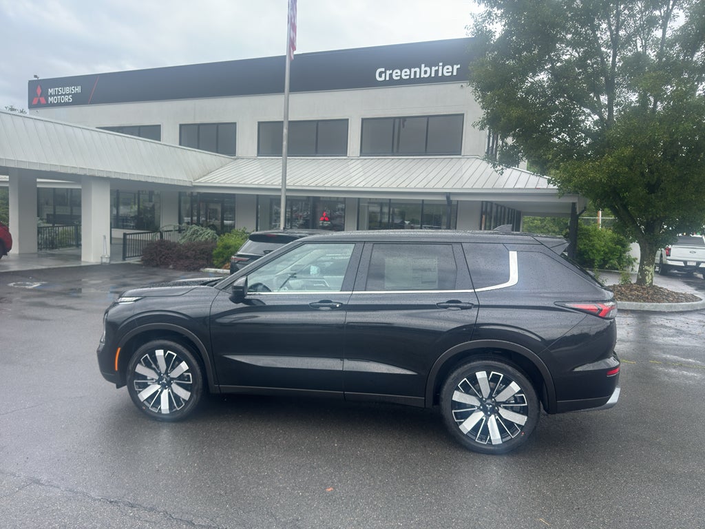2026 Mitsubishi Outlander SE