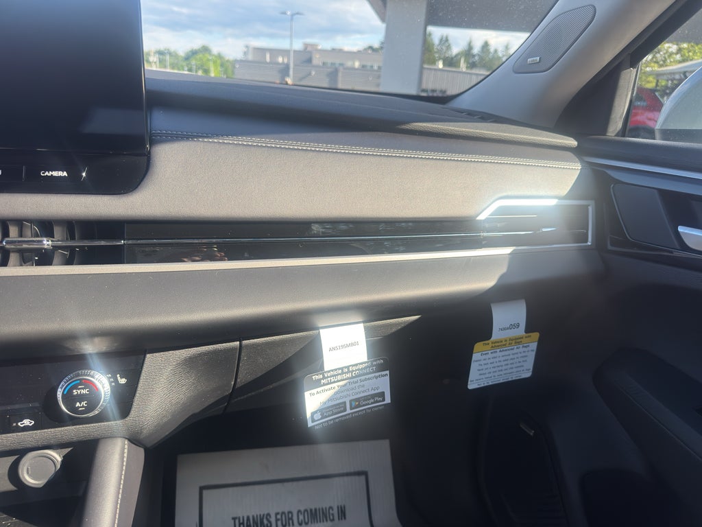 2026 Mitsubishi Outlander SE