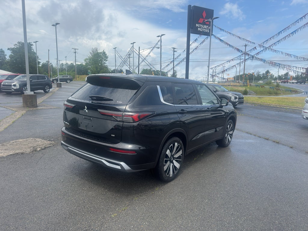 2026 Mitsubishi Outlander SE