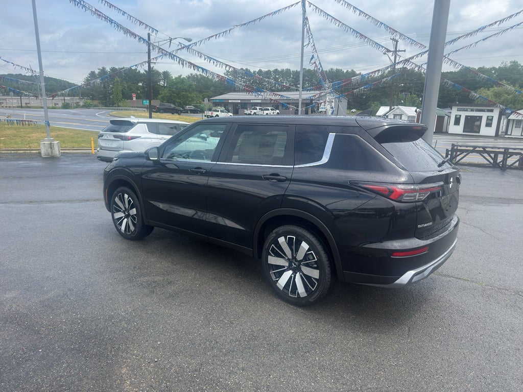 2026 Mitsubishi Outlander SE